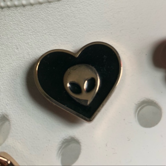 Crocs Jibbitz Elevated Chill 5 Pack - Picture 5 of 7